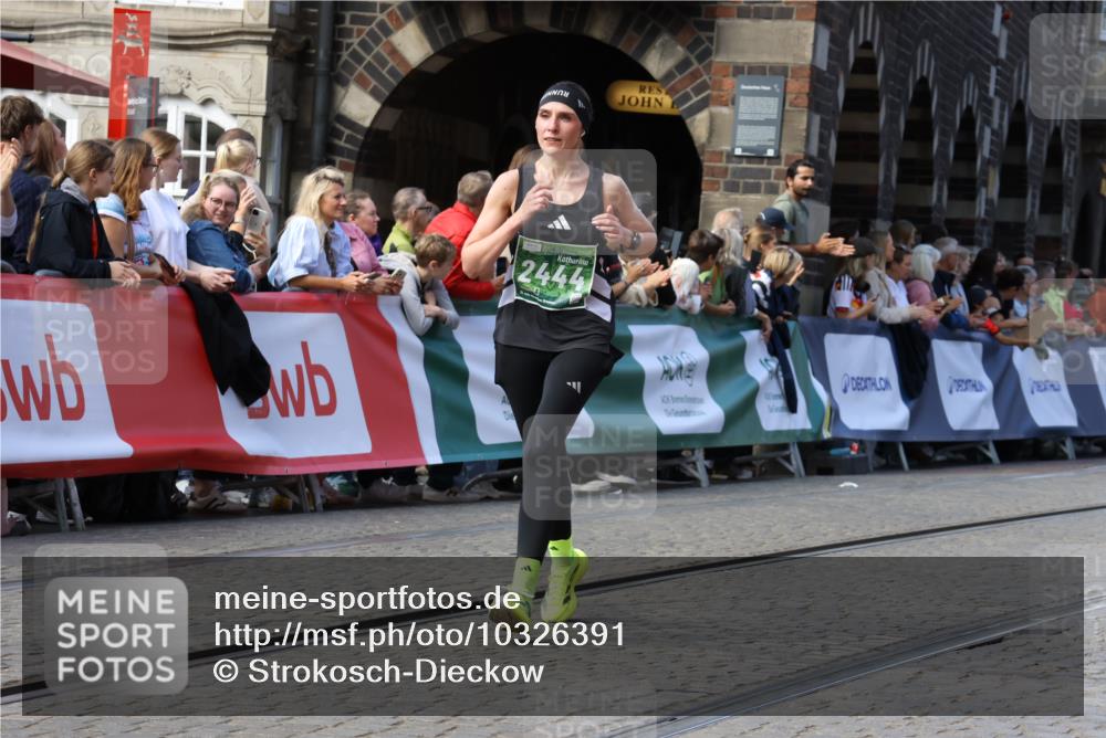 13.09.2026 - 21. swb-Marathon Bremen Strokosch-Dieckow http://msf.ph/oto/10326391 13.09.2026 13:11:59 Ziel 382, 4651, 5585, 6059, 7109, 8982, 8996, 13055, 493, 2447, 2820, 3336, 3703, 4283, 5940, 6107, 6739, 7521, 7621, 13013 meine-sportfotos.de