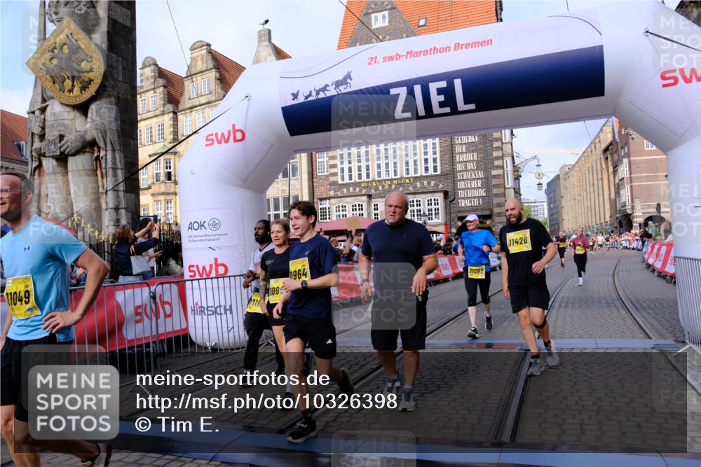 13.09.2026 - 21. swb-Marathon Bremen Tim E. http://msf.ph/oto/10326398 13.09.2026 11:01:25 Ziel 10093, 10428, 10639, 10753, 10892, 10964, 10965, 11049, 11116, 11260, 11306, 11428, 11540, 11681, 11682, 11728, 11751, 11813, 11816, 11850, 12085, 12116, 12241, 12245, 12283, 12390, 12391 meine-sportfotos.de