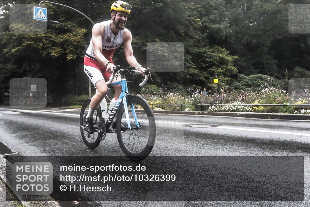 13.09.2026 - Stadtparktriathlon H.Heesch http://msf.ph/oto/10326399 13.09.2026 12:54:27 Radfahren 1087, 1193, 1299 meine-sportfotos.de