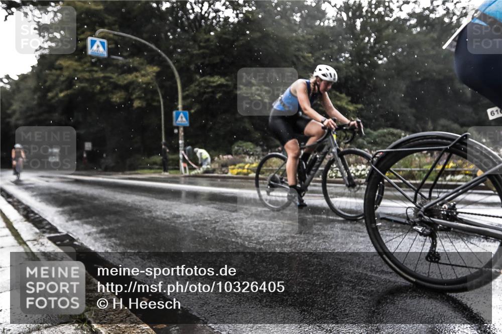 13.09.2026 - Stadtparktriathlon H.Heesch http://msf.ph/oto/10326405 13.09.2026 11:43:00 Radfahren 726, 729, 822 meine-sportfotos.de