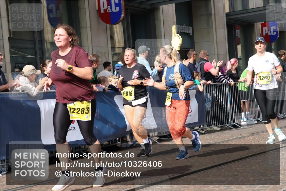 13.09.2026 - 21. swb-Marathon Bremen Strokosch-Dieckow http://msf.ph/oto/10326406 13.09.2026 11:01:05 Ziel 10181, 10251, 10560, 10647, 10648, 10678, 10892, 11260, 11306, 11324, 11459, 11467, 11550, 11551, 11666, 11751, 11788, 11796, 11798, 11813, 11816, 11969, 11970, 12047, 12062, 12245, 12283, 12390, 12391, 10093, 10367, 10368, 10428, 10639, 10753, 10857, 10964, 10965, 11049, 11055, 11116, 11247, 11359, 11428, 11540, 11681, 11682, 11728, 11797, 11804, 11819, 11850, 11959, 12006, 12085, 12116, 12241, 12397, 12428 meine-sportfotos.de