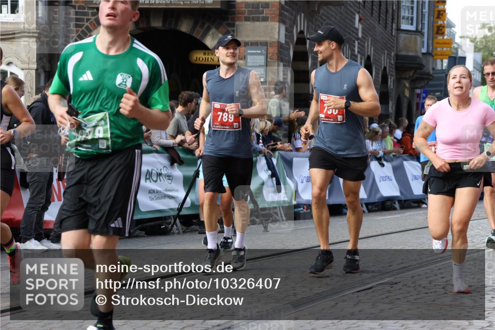 13.09.2026 - 21. swb-Marathon Bremen Strokosch-Dieckow http://msf.ph/oto/10326407 13.09.2026 13:24:57 Ziel 282, 789, 790, 1516, 1582, 2280, 3375, 3524, 3994, 4198, 4277, 5328, 5572, 5664, 5668, 5669, 5953, 6080, 6626, 7568, 8310, 8636, 8784, 8881, 9264, 9541, 9676, 10069, 10071, 10097, 1080, 1166, 1264, 1436, 1448, 2322, 3105, 4091, 4113, 4507, 4918, 6943, 8245, 9073, 9152, 9360, 9493, 13088 meine-sportfotos.de