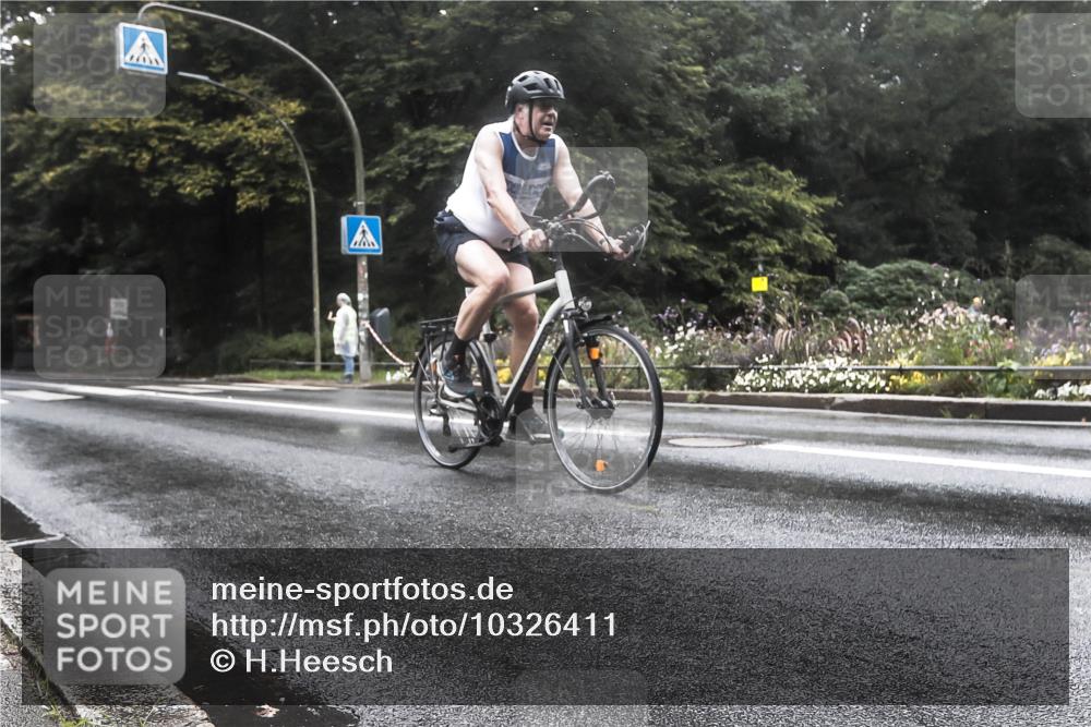 13.09.2026 - Stadtparktriathlon H.Heesch http://msf.ph/oto/10326411 13.09.2026 12:54:34 Radfahren 1101, 1225, 1226 meine-sportfotos.de