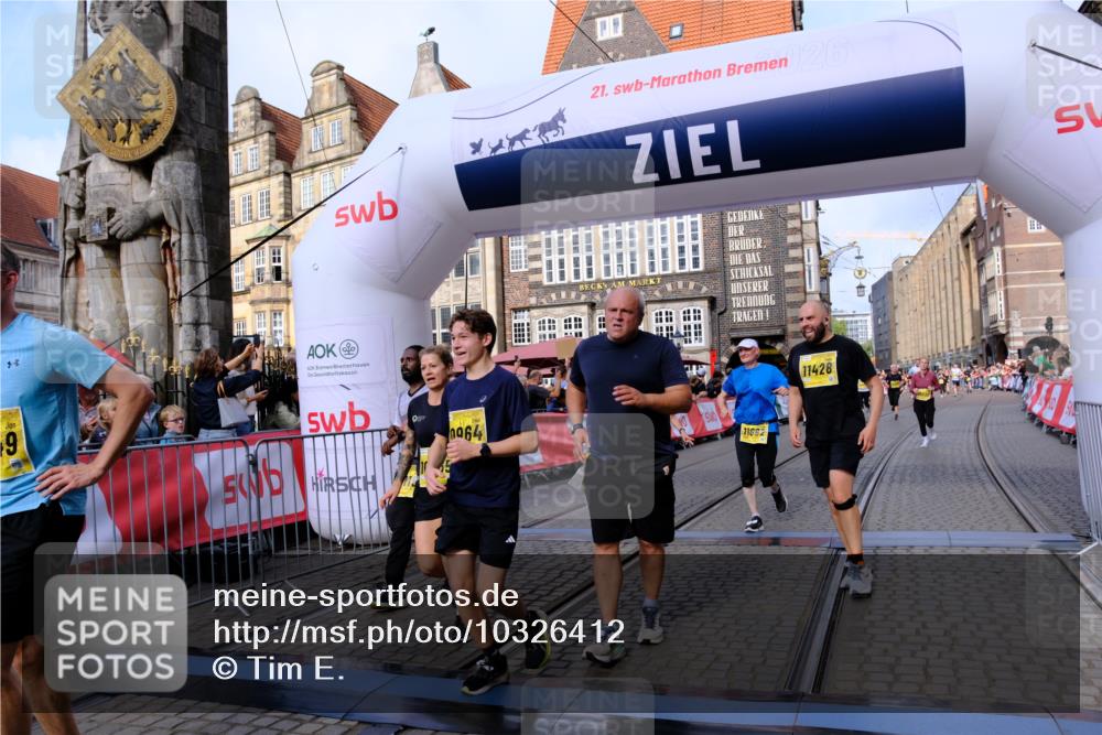 13.09.2026 - 21. swb-Marathon Bremen Tim E. http://msf.ph/oto/10326412 13.09.2026 11:01:25 Ziel 10093, 10428, 10639, 10753, 10892, 10964, 10965, 11049, 11116, 11260, 11306, 11428, 11540, 11681, 11682, 11728, 11751, 11813, 11816, 11850, 12085, 12116, 12241, 12245, 12283, 12390, 12391 meine-sportfotos.de