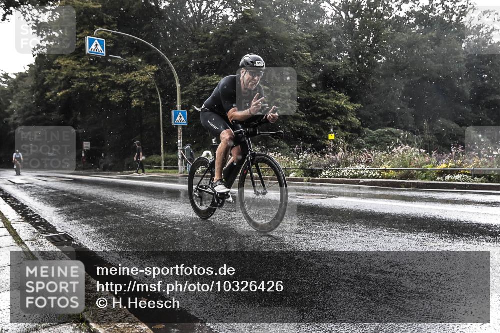 13.09.2026 - Stadtparktriathlon H.Heesch http://msf.ph/oto/10326426 13.09.2026 11:43:10 Radfahren 758, 908, 916, 924 meine-sportfotos.de