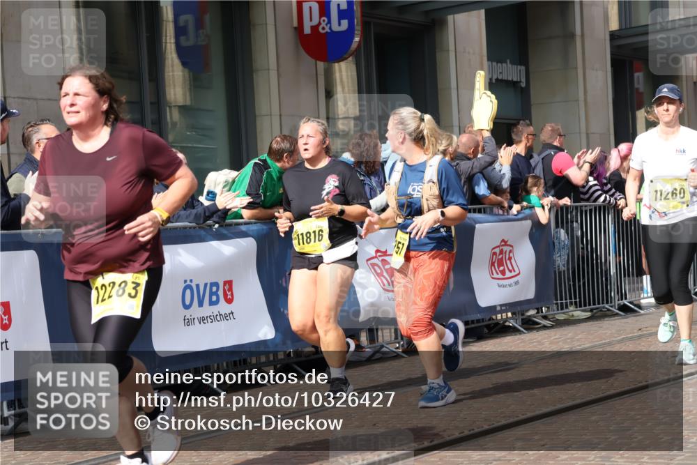 13.09.2026 - 21. swb-Marathon Bremen Strokosch-Dieckow http://msf.ph/oto/10326427 13.09.2026 11:01:05 Ziel 10181, 10251, 10560, 10647, 10648, 10678, 10892, 11260, 11306, 11324, 11459, 11467, 11550, 11551, 11666, 11751, 11788, 11796, 11798, 11813, 11816, 11969, 11970, 12047, 12062, 12245, 12283, 12390, 12391, 10093, 10367, 10368, 10428, 10639, 10753, 10857, 10964, 10965, 11049, 11055, 11116, 11247, 11359, 11428, 11540, 11681, 11682, 11728, 11797, 11804, 11819, 11850, 11959, 12006, 12085, 12116, 12241, 12397, 12428 meine-sportfotos.de