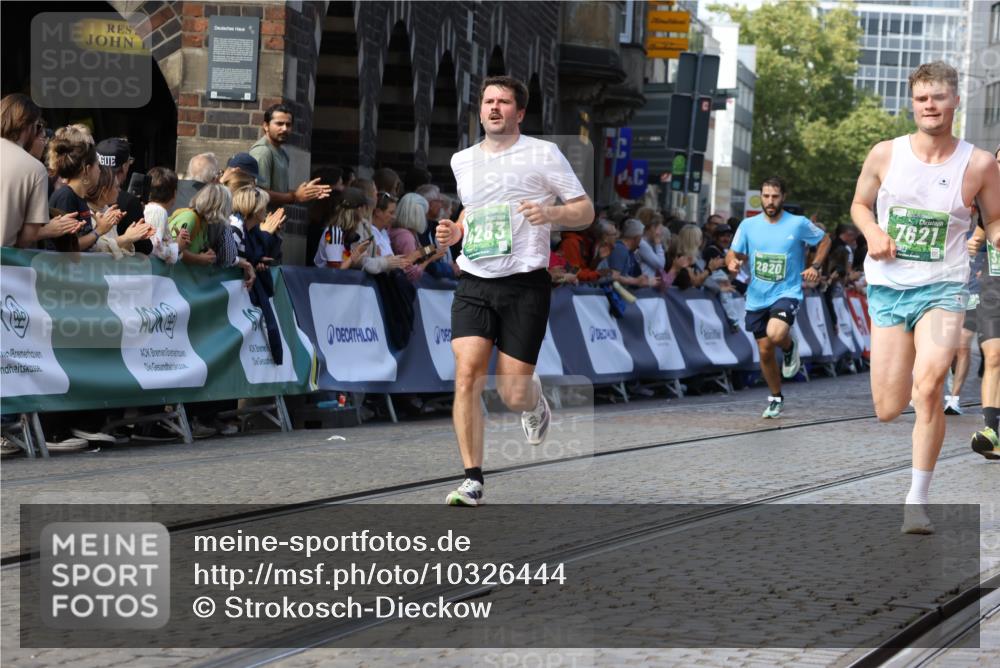 13.09.2026 - 21. swb-Marathon Bremen Strokosch-Dieckow http://msf.ph/oto/10326444 13.09.2026 13:12:02 Ziel 826, 4368, 4651, 5585, 6059, 6668, 8982, 8996, 9398, 13055, 2447, 2820, 3362, 3703, 3830, 4283, 5940, 6107, 6739, 7521, 7621, 13013 meine-sportfotos.de