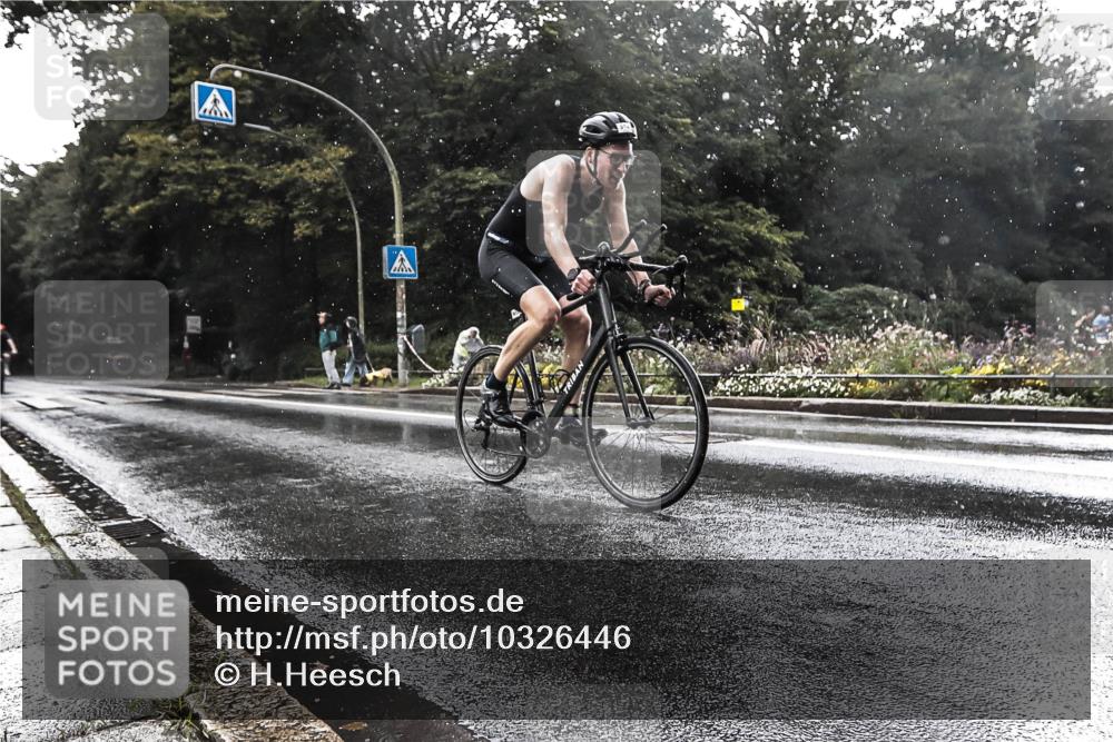13.09.2026 - Stadtparktriathlon H.Heesch http://msf.ph/oto/10326446 13.09.2026 11:43:21 Radfahren 914, 918 meine-sportfotos.de