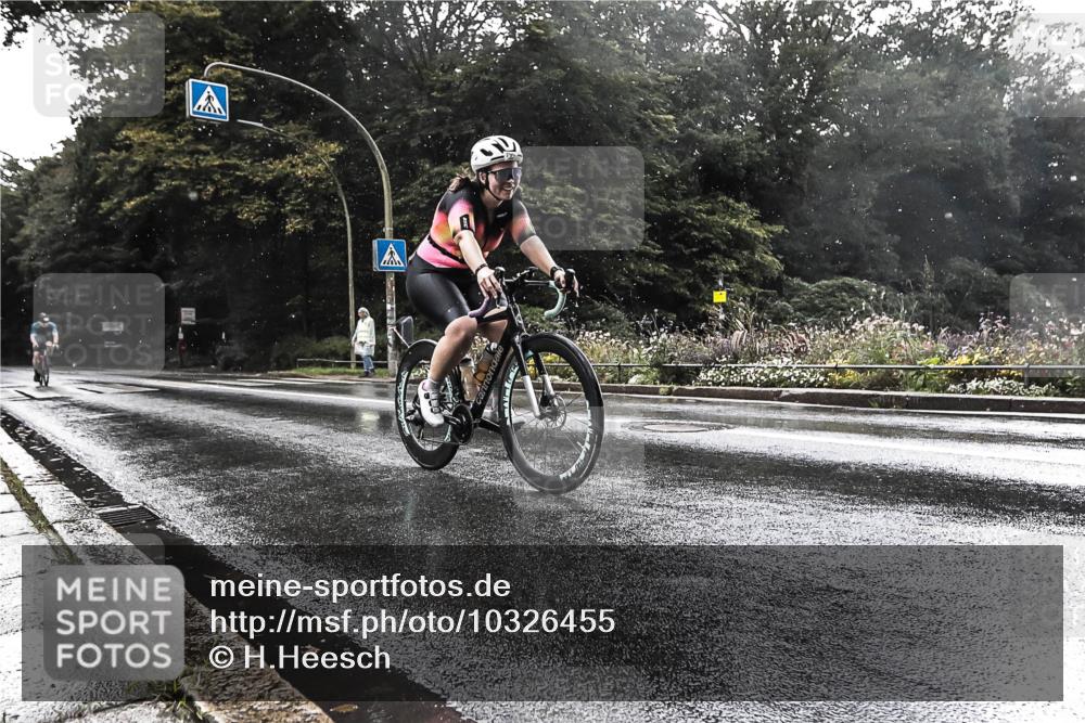 13.09.2026 - Stadtparktriathlon H.Heesch http://msf.ph/oto/10326455 13.09.2026 11:43:35 Radfahren 796, 812, 847, 937 meine-sportfotos.de