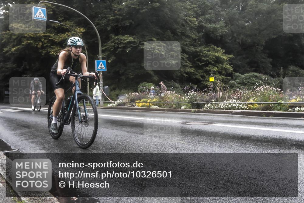 13.09.2026 - Stadtparktriathlon H.Heesch http://msf.ph/oto/10326501 13.09.2026 12:55:19 Radfahren 1072, 1076, 1098, 1129, 1218, 1250, 1405 meine-sportfotos.de
