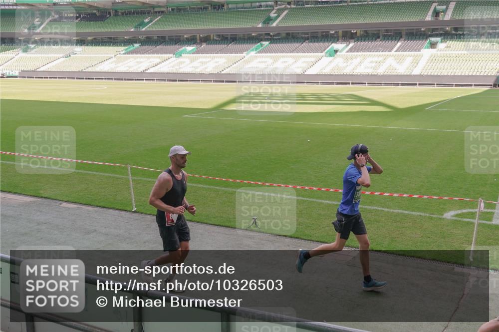 13.09.2026 - 21. swb-Marathon Bremen Michael Burmester http://msf.ph/oto/10326503 13.09.2026 12:56:01 Laufen im Stadion 201, 205, 307, 388, 411, 431, 465, 495, 655, 854, 876, 913, 926, 948, 1053, 1058, 1130, 1197, 1390, 1537, 1599, 1645, 1750, 1972, 2001, 2040, 2122, 2125, 2234, 2251, 2260, 2319, 2383, 2390, 2473, 2474, 2535, 2604, 2634, 2733, 2761, 2812, 2870, 2922, 2948, 3057, 3119, 3134, 3175, 3192, 3202, 3206, 3241, 3246, 3290, 3346, 3348, 3356, 3411, 3508, 3706, 3716, 3813, 3836, 4135, 4137, 4171, 4413, 4479, 4733, 5277, 5430, 5530, 5695, 5867, 6106 meine-sportfotos.de