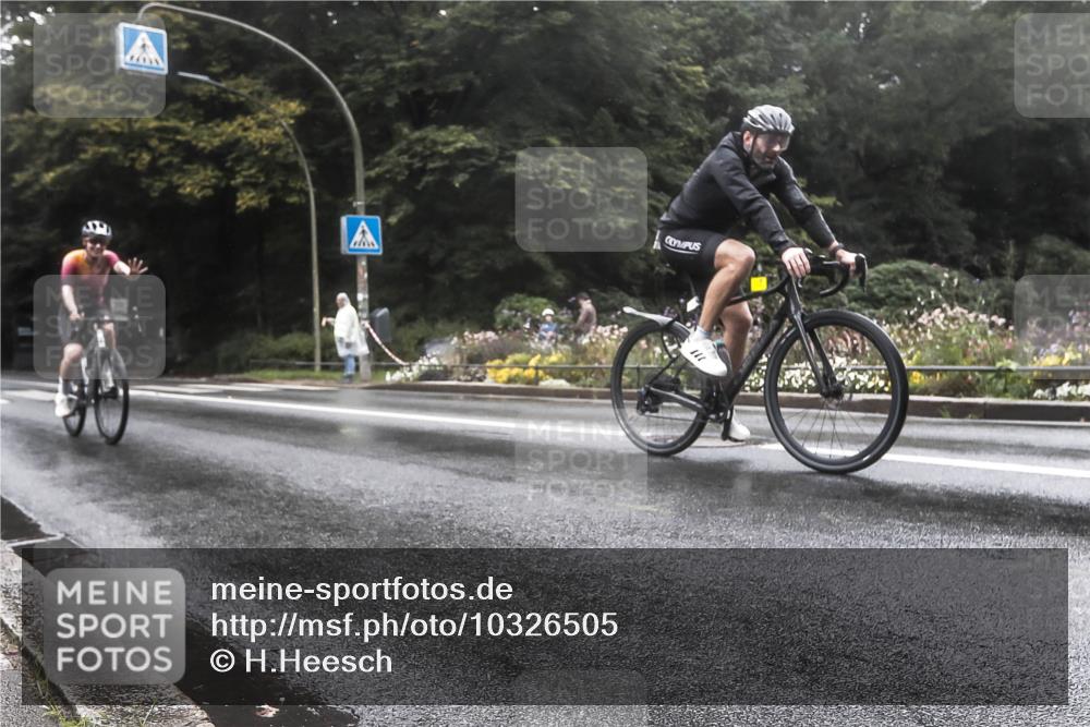 13.09.2026 - Stadtparktriathlon H.Heesch http://msf.ph/oto/10326505 13.09.2026 12:55:20 Radfahren 1072, 1076, 1098, 1129, 1218, 1250, 1269, 1405 meine-sportfotos.de
