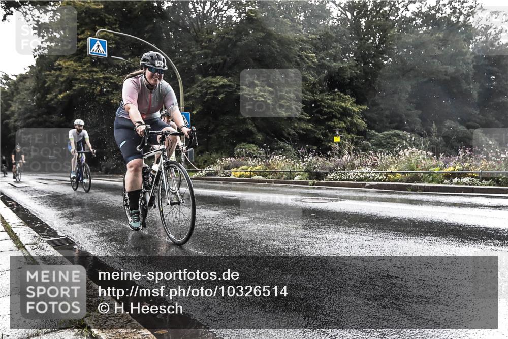 13.09.2026 - Stadtparktriathlon H.Heesch http://msf.ph/oto/10326514 13.09.2026 11:44:08 Radfahren 713, 762, 823, 832, 849, 861, 886, 894, 963 meine-sportfotos.de
