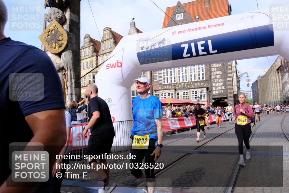 13.09.2026 - 21. swb-Marathon Bremen Tim E. http://msf.ph/oto/10326520 13.09.2026 11:01:28 Ziel 10428, 10639, 10892, 10964, 10965, 11049, 11116, 11260, 11306, 11428, 11681, 11682, 11751, 11813, 11816, 11850, 12085, 12241, 12245, 12283, 12390, 12391 meine-sportfotos.de