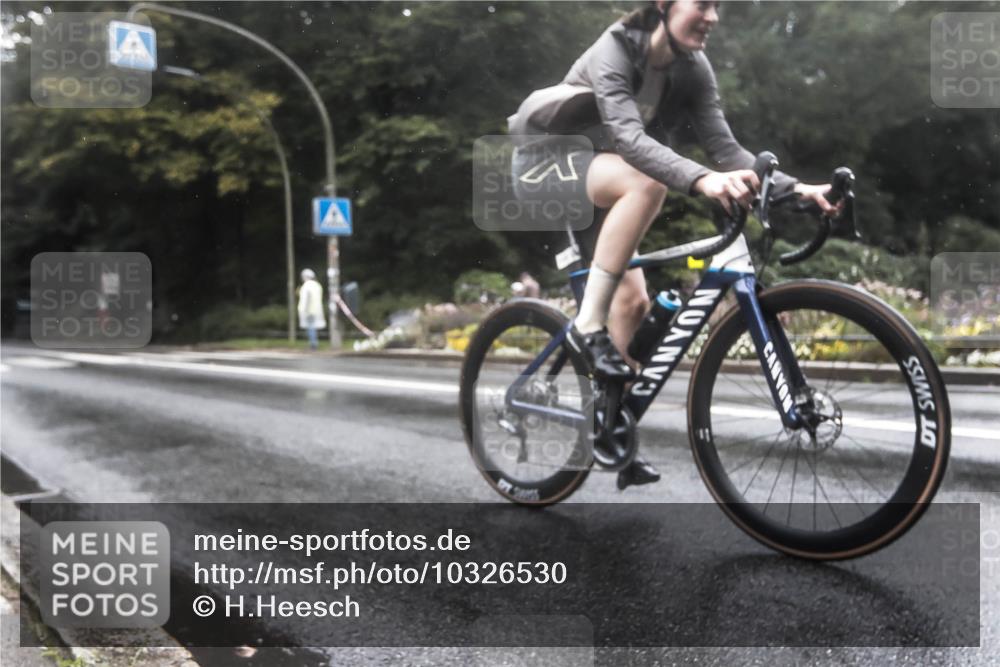 13.09.2026 - Stadtparktriathlon H.Heesch http://msf.ph/oto/10326530 13.09.2026 12:55:36 Radfahren 1133, 1235 meine-sportfotos.de