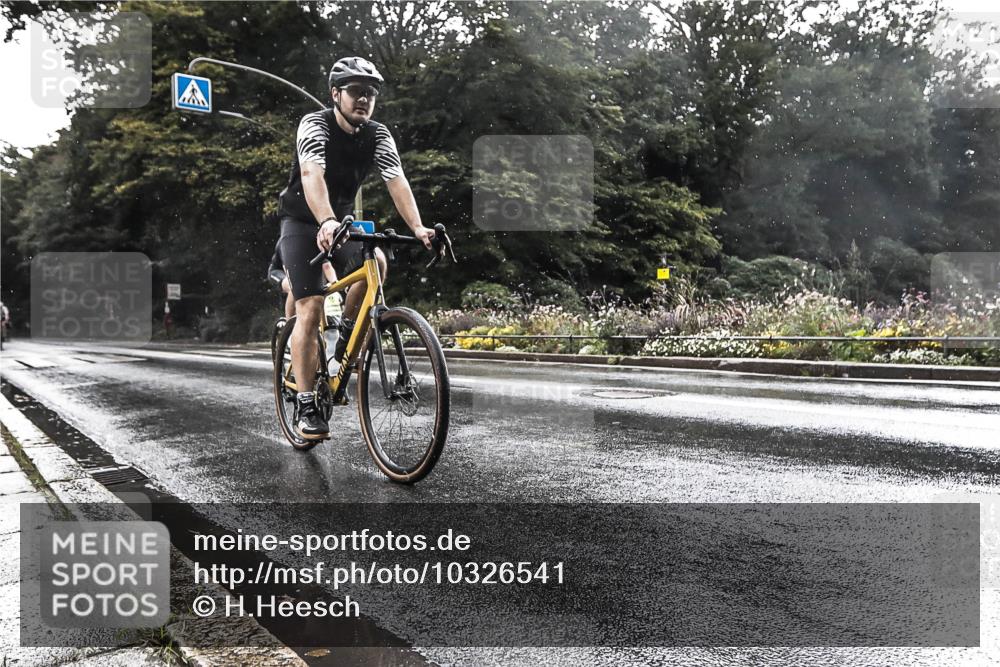 13.09.2026 - Stadtparktriathlon H.Heesch http://msf.ph/oto/10326541 13.09.2026 11:44:13 Radfahren 718, 836, 841, 861, 864 meine-sportfotos.de