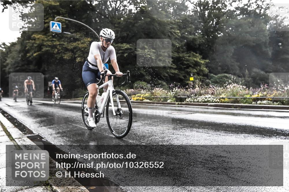 13.09.2026 - Stadtparktriathlon H.Heesch http://msf.ph/oto/10326552 13.09.2026 11:44:17 Radfahren 716, 833, 864, 896, 906 meine-sportfotos.de