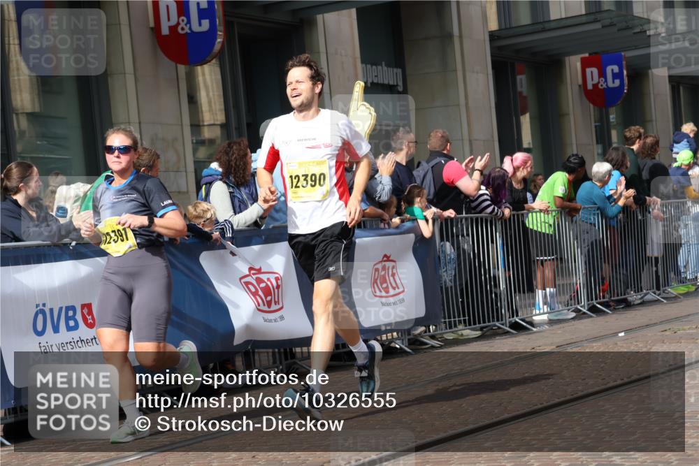 13.09.2026 - 21. swb-Marathon Bremen Strokosch-Dieckow http://msf.ph/oto/10326555 13.09.2026 11:01:09 Ziel 10181, 10251, 10497, 10560, 10647, 10648, 10678, 11260, 11306, 11324, 11459, 11467, 11550, 11551, 11666, 11751, 11788, 11796, 11798, 11813, 11816, 11969, 11970, 12047, 12062, 12245, 12390, 12391, 10093, 10367, 10368, 10428, 10639, 10753, 10857, 10892, 10964, 10965, 11049, 11055, 11116, 11247, 11359, 11428, 11540, 11681, 11682, 11728, 11804, 11850, 12006, 12085, 12116, 12241, 12283, 12428 meine-sportfotos.de