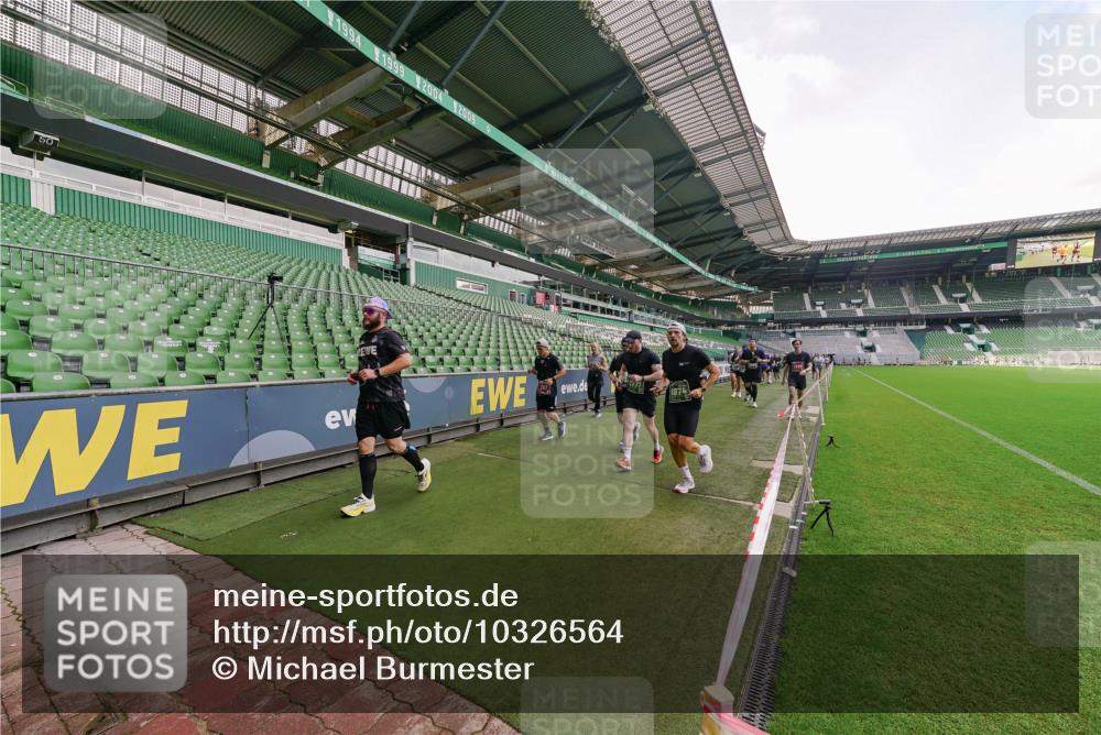 13.09.2026 - 21. swb-Marathon Bremen Michael Burmester http://msf.ph/oto/10326564 13.09.2026 13:30:47 Laufen im Stadion 122, 171, 224, 295, 297, 405, 487, 639, 767, 806, 840, 965, 1114, 1217, 1242, 1270, 1314, 1329, 1529, 1633, 1634, 1775, 1810, 1811, 1886, 1904, 1983, 2216, 2238, 2242, 2249, 2263, 2368, 2372, 2436, 2449, 2546, 2615, 2629, 2637, 2643, 2677, 2719, 2726, 2738, 2740, 2830, 2869, 2871, 2877, 2918, 2952, 2994, 3038, 3053, 3094, 3101, 3227, 3286, 3401, 3426, 3563, 3605, 3723, 3873, 3876, 3898, 3918, 3929, 4056, 357 meine-sportfotos.de