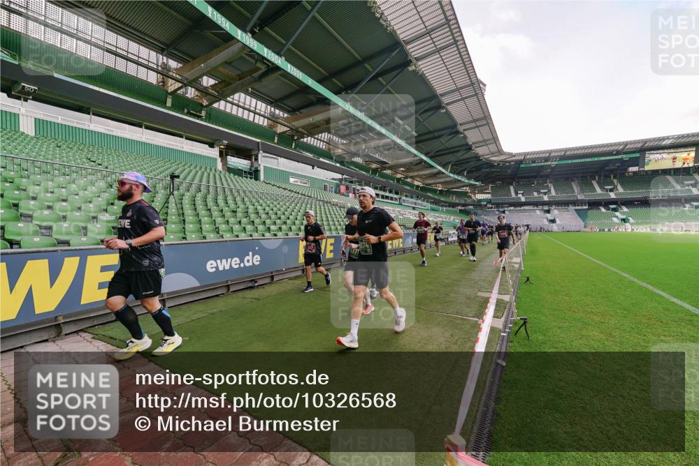 13.09.2026 - 21. swb-Marathon Bremen Michael Burmester http://msf.ph/oto/10326568 13.09.2026 13:30:47 Laufen im Stadion 122, 171, 224, 295, 297, 405, 487, 639, 767, 806, 840, 965, 1114, 1217, 1242, 1270, 1314, 1329, 1529, 1633, 1634, 1775, 1810, 1811, 1886, 1904, 1983, 2216, 2238, 2242, 2249, 2263, 2368, 2372, 2436, 2449, 2546, 2615, 2629, 2637, 2643, 2677, 2719, 2726, 2738, 2740, 2830, 2869, 2871, 2877, 2918, 2952, 2994, 3038, 3053, 3094, 3101, 3227, 3286, 3401, 3426, 3563, 3605, 3723, 3873, 3876, 3898, 3918, 3929, 4056, 357 meine-sportfotos.de