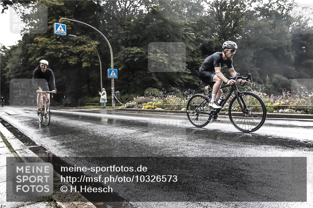 13.09.2026 - Stadtparktriathlon H.Heesch http://msf.ph/oto/10326573 13.09.2026 11:44:22 Radfahren 819, 844, 896, 923 meine-sportfotos.de