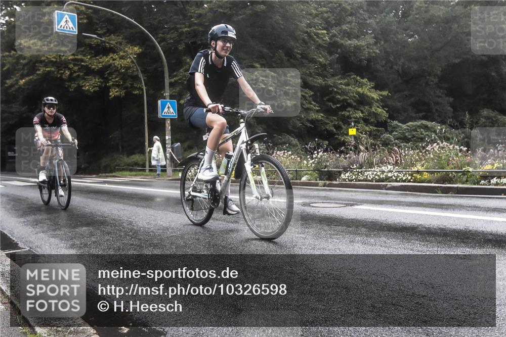 13.09.2026 - Stadtparktriathlon H.Heesch http://msf.ph/oto/10326598 13.09.2026 12:56:32 Radfahren 1156, 1164, 1202, 1208, 1366 meine-sportfotos.de