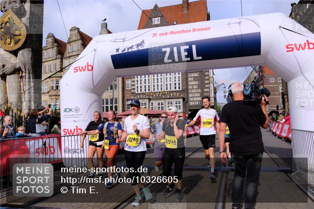13.09.2026 - 21. swb-Marathon Bremen Tim E. http://msf.ph/oto/10326605 13.09.2026 11:01:32 Ziel 10639, 10678, 10892, 10964, 10965, 11049, 11116, 11260, 11306, 11428, 11681, 11682, 11751, 11796, 11813, 11816, 11850, 12062, 12241, 12245, 12283, 12390, 12391 meine-sportfotos.de