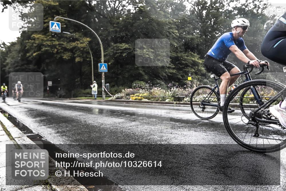 13.09.2026 - Stadtparktriathlon H.Heesch http://msf.ph/oto/10326614 13.09.2026 11:44:39 Radfahren 709, 720, 790, 798, 806, 853 meine-sportfotos.de