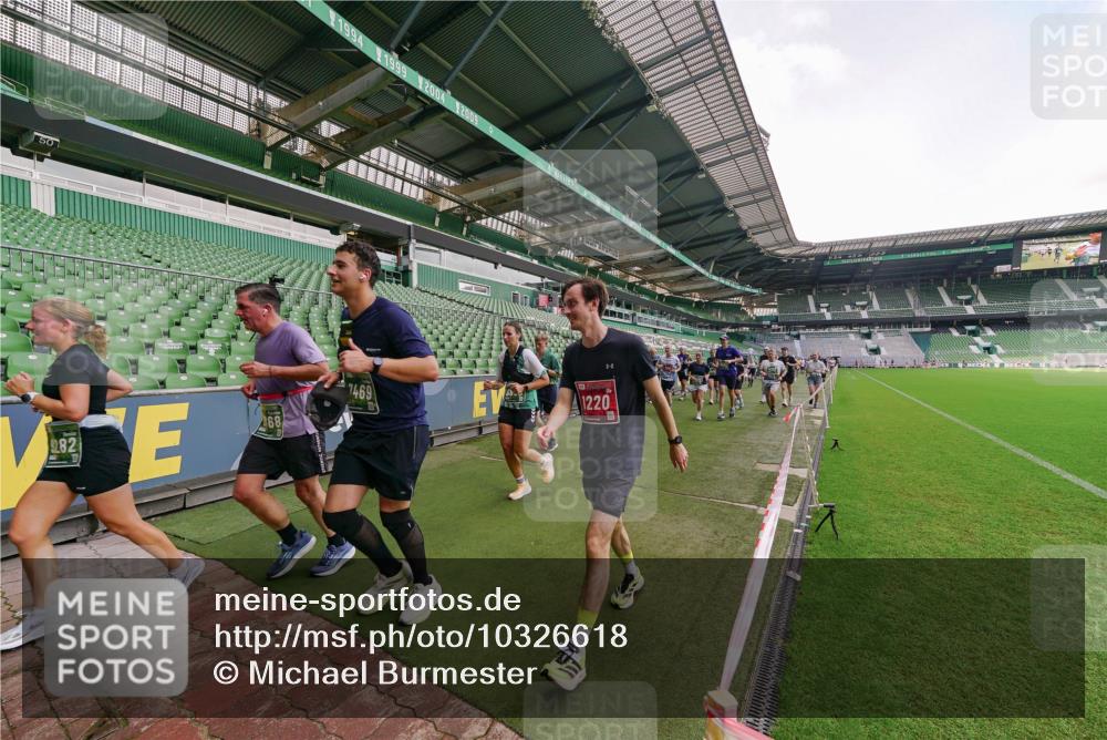 13.09.2026 - 21. swb-Marathon Bremen Michael Burmester http://msf.ph/oto/10326618 13.09.2026 13:30:52 Laufen im Stadion 122, 171, 224, 295, 297, 405, 487, 639, 767, 806, 840, 965, 1114, 1217, 1242, 1270, 1310, 1314, 1329, 1529, 1633, 1634, 1775, 1810, 1811, 1886, 1892, 1904, 1983, 2216, 2238, 2242, 2249, 2263, 2368, 2372, 2449, 2546, 2615, 2629, 2637, 2643, 2677, 2719, 2726, 2738, 2830, 2869, 2871, 2877, 2918, 2952, 2994, 3038, 3053, 3094, 3101, 3227, 3286, 3401, 3426, 3563, 3723, 3873, 3876, 3898, 3918, 3929, 3944, 4056, 357 meine-sportfotos.de