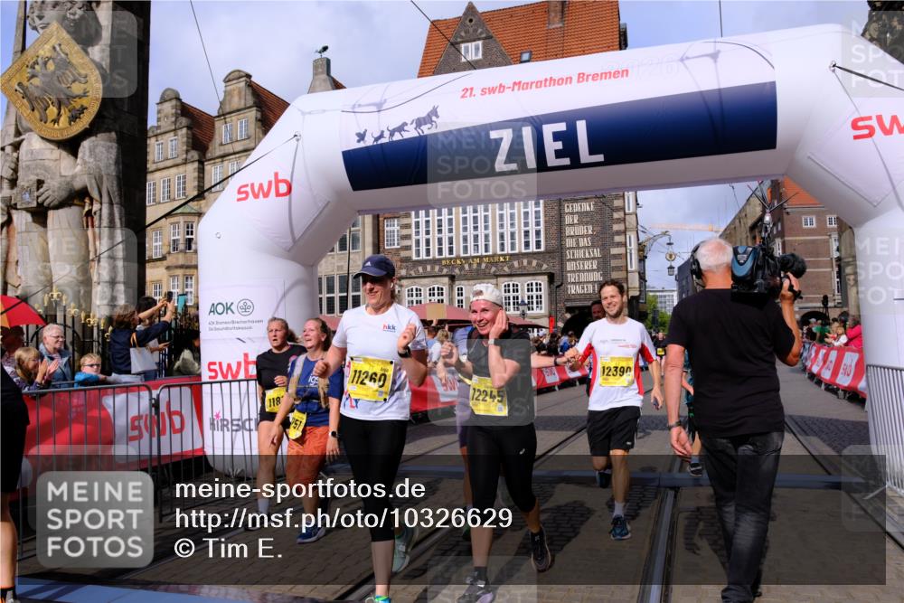 13.09.2026 - 21. swb-Marathon Bremen Tim E. http://msf.ph/oto/10326629 13.09.2026 11:01:32 Ziel 10639, 10678, 10892, 10964, 10965, 11049, 11116, 11260, 11306, 11428, 11681, 11682, 11751, 11796, 11813, 11816, 11850, 12062, 12241, 12245, 12283, 12390, 12391 meine-sportfotos.de
