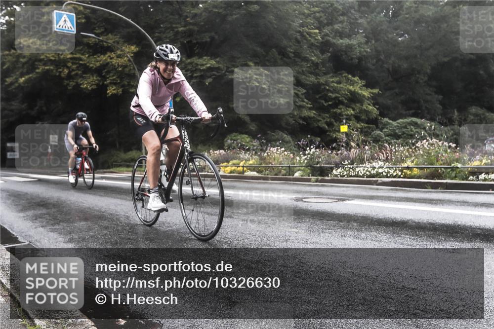 13.09.2026 - Stadtparktriathlon H.Heesch http://msf.ph/oto/10326630 13.09.2026 12:56:40 Radfahren 1123, 1253, 1271, 1389, 1427 meine-sportfotos.de