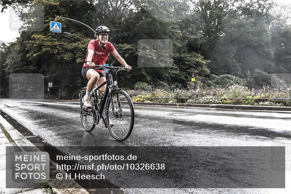 13.09.2026 - Stadtparktriathlon H.Heesch http://msf.ph/oto/10326638 13.09.2026 11:44:46 Radfahren 759, 815 meine-sportfotos.de