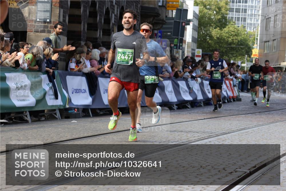 13.09.2026 - 21. swb-Marathon Bremen Strokosch-Dieckow http://msf.ph/oto/10326641 13.09.2026 13:12:06 Ziel 826, 863, 4368, 4651, 5521, 5585, 5893, 6059, 6668, 8996, 9398, 13055, 2447, 3362, 3830, 5940, 6107, 6739, 7328, 7521, 8981, 13013 meine-sportfotos.de