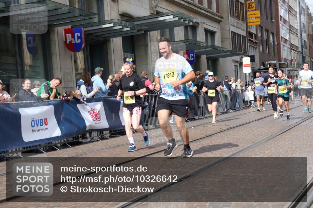 13.09.2026 - 21. swb-Marathon Bremen Strokosch-Dieckow http://msf.ph/oto/10326642 13.09.2026 11:01:12 Ziel 10181, 10251, 10332, 10497, 10560, 10647, 10648, 10678, 11075, 11150, 11305, 11324, 11459, 11467, 11550, 11551, 11666, 11788, 11796, 11798, 11813, 11969, 11970, 11985, 11986, 12047, 12062, 10093, 10367, 10368, 10428, 10639, 10753, 10892, 10964, 10965, 11049, 11116, 11247, 11260, 11306, 11359, 11428, 11540, 11681, 11682, 11728, 11751, 11813, 11816, 11850, 12085, 12116, 12241, 12245, 12283, 12390, 12391, 12428 meine-sportfotos.de