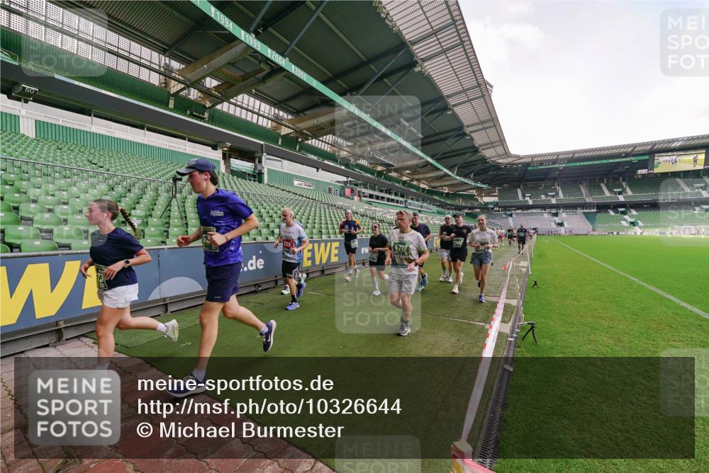 13.09.2026 - 21. swb-Marathon Bremen Michael Burmester http://msf.ph/oto/10326644 13.09.2026 13:30:56 Laufen im Stadion 122, 171, 224, 295, 297, 405, 487, 639, 767, 806, 840, 965, 1114, 1142, 1217, 1242, 1270, 1310, 1314, 1329, 1529, 1633, 1634, 1775, 1810, 1811, 1886, 1892, 1904, 1983, 2216, 2238, 2242, 2249, 2263, 2368, 2372, 2449, 2546, 2615, 2629, 2637, 2643, 2677, 2719, 2726, 2738, 2830, 2869, 2871, 2877, 2918, 2952, 2994, 3038, 3053, 3094, 3101, 3140, 3223, 3227, 3286, 3401, 3426, 3563, 3723, 3736, 3873, 3876, 3898, 3918, 3929, 3944, 4056, 357 meine-sportfotos.de