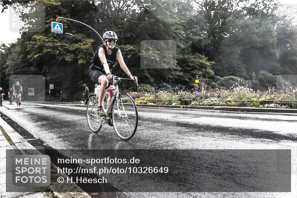 13.09.2026 - Stadtparktriathlon H.Heesch http://msf.ph/oto/10326649 13.09.2026 11:44:57 Radfahren 763, 769, 817, 852, 880 meine-sportfotos.de