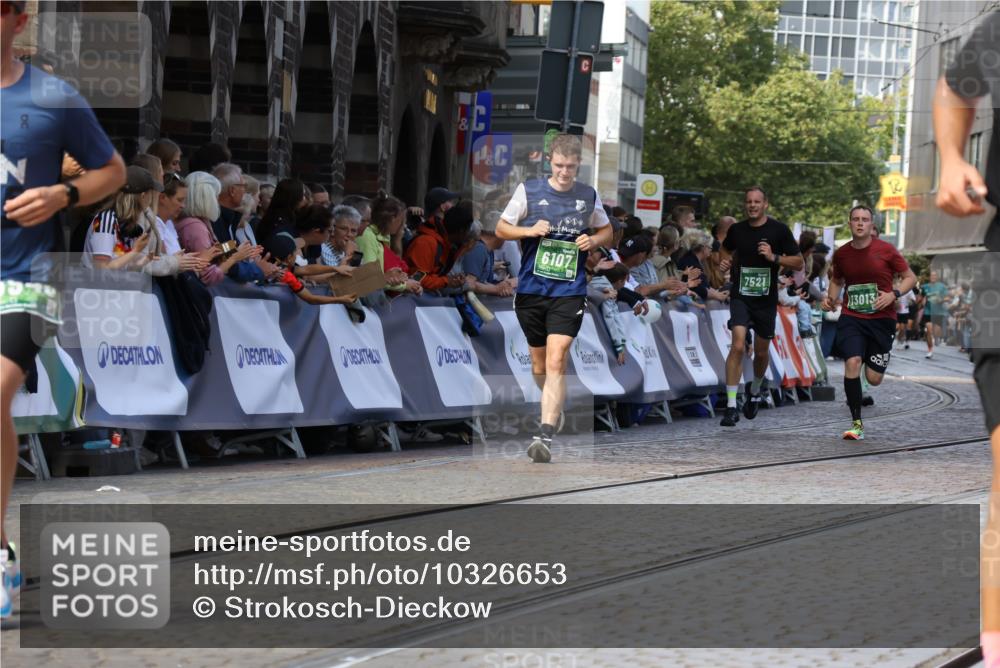 13.09.2026 - 21. swb-Marathon Bremen Strokosch-Dieckow http://msf.ph/oto/10326653 13.09.2026 13:12:07 Ziel 826, 863, 4368, 4651, 5521, 5585, 5893, 6059, 6668, 8996, 9398, 13055, 3362, 3830, 5940, 6107, 7328, 7521, 8981, 13013 meine-sportfotos.de