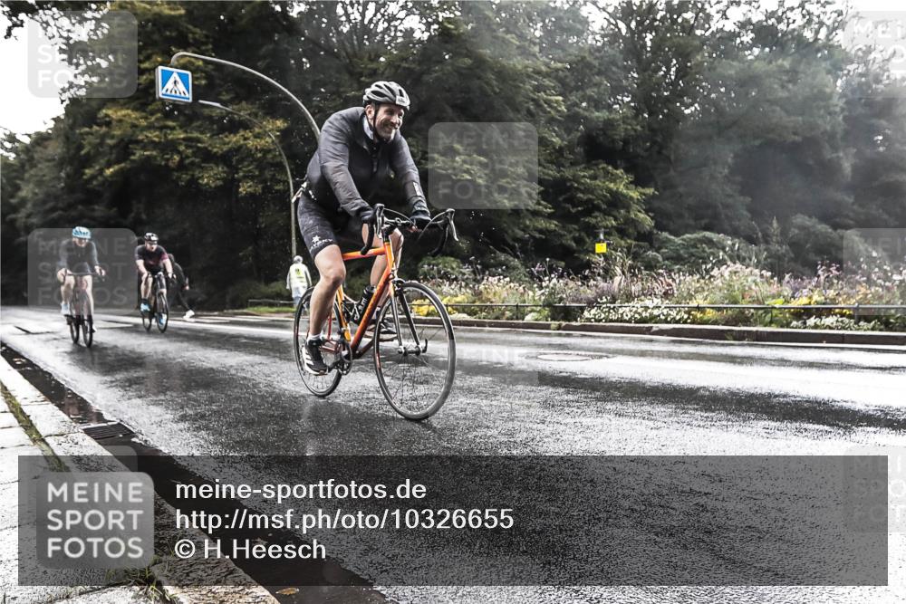 13.09.2026 - Stadtparktriathlon H.Heesch http://msf.ph/oto/10326655 13.09.2026 11:44:59 Radfahren 763, 769, 817, 852, 880 meine-sportfotos.de