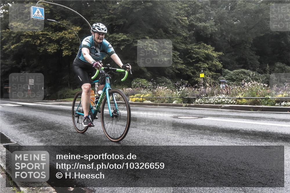 13.09.2026 - Stadtparktriathlon H.Heesch http://msf.ph/oto/10326659 13.09.2026 12:56:49 Radfahren 1083, 1105, 1205, 1231 meine-sportfotos.de