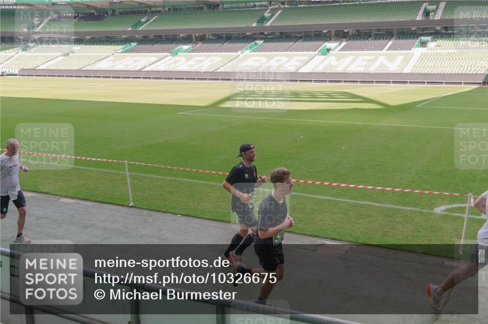 13.09.2026 - 21. swb-Marathon Bremen Michael Burmester http://msf.ph/oto/10326675 13.09.2026 12:56:13 Laufen im Stadion 205, 307, 388, 411, 431, 465, 495, 655, 769, 854, 857, 876, 913, 926, 948, 1058, 1130, 1197, 1390, 1537, 1599, 1601, 1645, 1750, 1972, 2001, 2040, 2122, 2125, 2234, 2251, 2260, 2319, 2383, 2473, 2474, 2535, 2604, 2634, 2640, 2671, 2761, 2812, 2922, 2948, 3057, 3119, 3134, 3175, 3192, 3202, 3246, 3290, 3346, 3348, 3411, 3458, 3508, 3514, 3706, 3716, 3813, 3836, 4135, 4137, 4171, 4413, 4479, 4733, 5277, 5430, 5530, 5695, 5867, 6106 meine-sportfotos.de