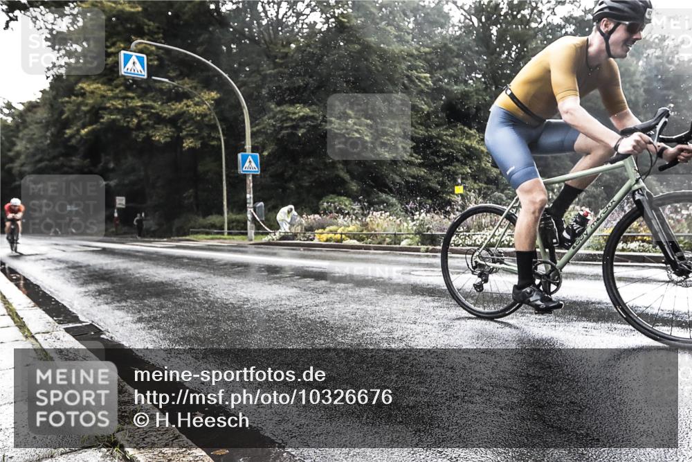 13.09.2026 - Stadtparktriathlon H.Heesch http://msf.ph/oto/10326676 13.09.2026 11:45:12 Radfahren 829, 877, 915 meine-sportfotos.de