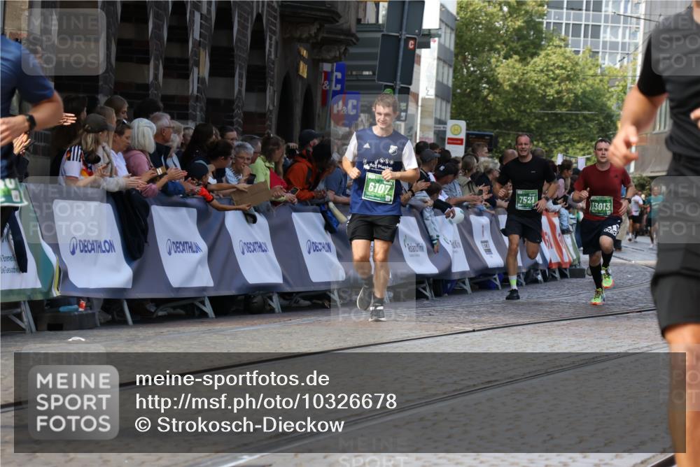13.09.2026 - 21. swb-Marathon Bremen Strokosch-Dieckow http://msf.ph/oto/10326678 13.09.2026 13:12:07 Ziel 826, 863, 4368, 4651, 5521, 5585, 5893, 6059, 6668, 8996, 9398, 13055, 3362, 3830, 5940, 6107, 7328, 7521, 8981, 13013 meine-sportfotos.de