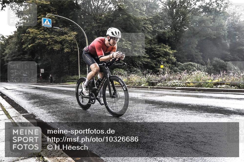 13.09.2026 - Stadtparktriathlon H.Heesch http://msf.ph/oto/10326686 13.09.2026 11:45:13 Radfahren 829, 877, 915 meine-sportfotos.de