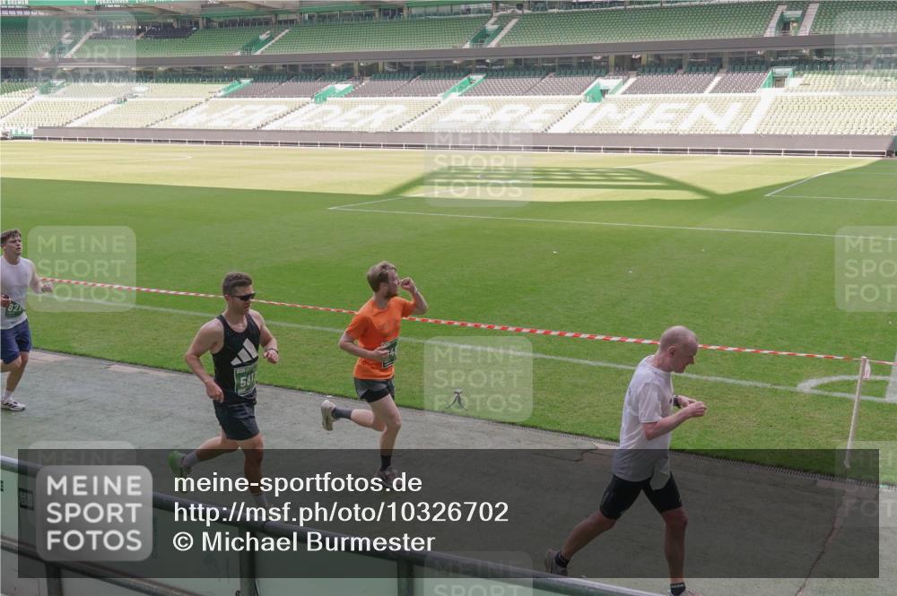 13.09.2026 - 21. swb-Marathon Bremen Michael Burmester http://msf.ph/oto/10326702 13.09.2026 12:56:15 Laufen im Stadion 205, 307, 388, 411, 431, 465, 495, 655, 769, 854, 857, 876, 913, 926, 948, 1058, 1130, 1197, 1390, 1537, 1599, 1601, 1645, 1750, 1972, 2001, 2040, 2122, 2125, 2234, 2251, 2260, 2319, 2383, 2473, 2474, 2535, 2604, 2634, 2640, 2671, 2761, 2812, 2948, 3057, 3078, 3119, 3134, 3175, 3192, 3202, 3246, 3290, 3346, 3348, 3411, 3458, 3508, 3514, 3706, 3716, 3813, 3836, 4135, 4137, 4171, 4413, 4479, 4733, 5277, 5430, 5530, 5695, 5867, 6106 meine-sportfotos.de