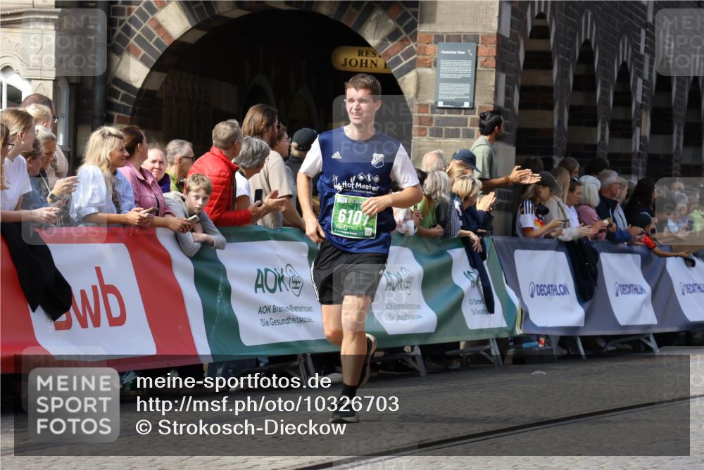 13.09.2026 - 21. swb-Marathon Bremen Strokosch-Dieckow http://msf.ph/oto/10326703 13.09.2026 13:12:11 Ziel 826, 863, 2444, 4368, 4651, 4698, 5521, 5585, 5893, 6059, 6668, 8996, 9398, 13055, 899, 3362, 3830, 6107, 7328, 7521, 8981, 13013 meine-sportfotos.de