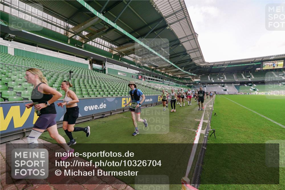 13.09.2026 - 21. swb-Marathon Bremen Michael Burmester http://msf.ph/oto/10326704 13.09.2026 13:31:02 Laufen im Stadion 122, 171, 224, 295, 297, 405, 487, 639, 767, 806, 840, 965, 1114, 1142, 1242, 1310, 1314, 1329, 1529, 1633, 1634, 1775, 1810, 1811, 1869, 1886, 1892, 1904, 1983, 2216, 2238, 2242, 2249, 2263, 2368, 2372, 2449, 2615, 2629, 2637, 2643, 2677, 2719, 2726, 2738, 2830, 2869, 2871, 2877, 2918, 2945, 2952, 2994, 3038, 3053, 3094, 3101, 3140, 3223, 3227, 3286, 3401, 3426, 3644, 3723, 3736, 3873, 3876, 3898, 3918, 3929, 3944, 4056, 357 meine-sportfotos.de