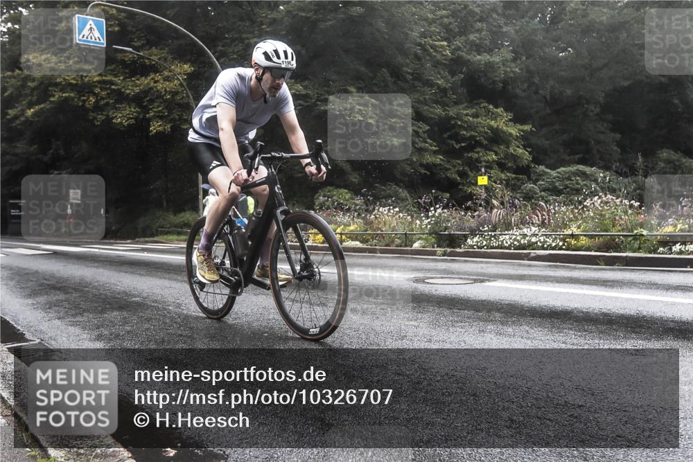 13.09.2026 - Stadtparktriathlon H.Heesch http://msf.ph/oto/10326707 13.09.2026 12:57:02 Radfahren 1109, 1146, 1196 meine-sportfotos.de