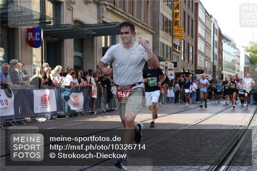 13.09.2026 - 21. swb-Marathon Bremen Strokosch-Dieckow http://msf.ph/oto/10326714 13.09.2026 13:20:25 Ziel 541, 769, 876, 1056, 1528, 1881, 2425, 2640, 3356, 3813, 3866, 4174, 4316, 4357, 4358, 4482, 4612, 5161, 5213, 5493, 5855, 5954, 6177, 6401, 6495, 6496, 6680, 7411, 7517, 8005, 8141, 8804, 9162, 9691, 9721, 9949, 13126, 201, 205, 232, 334, 655, 1058, 1197, 1390, 1537, 1646, 1750, 1931, 2122, 2493, 2577, 2807, 2885, 2903, 2953, 3685, 3690, 4351, 4358, 5137, 5389, 5450, 5583, 6663, 6901, 7018, 7341, 7531, 7664, 8178, 9047, 9518, 9756, 13222 meine-sportfotos.de