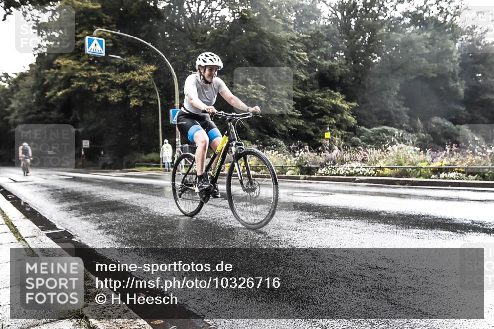 13.09.2026 - Stadtparktriathlon H.Heesch http://msf.ph/oto/10326716 13.09.2026 11:45:42 Radfahren 749, 754, 839 meine-sportfotos.de