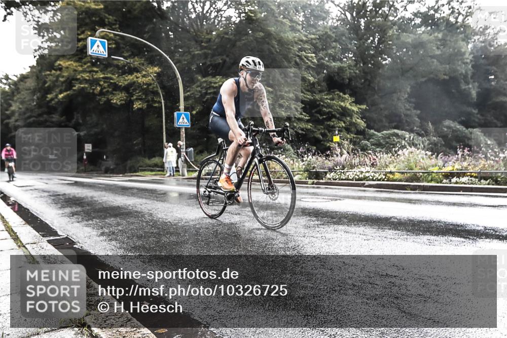13.09.2026 - Stadtparktriathlon H.Heesch http://msf.ph/oto/10326725 13.09.2026 11:45:44 Radfahren 754, 816, 839 meine-sportfotos.de